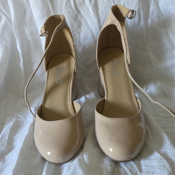 (J36) Pop Tan Wedge Heel with Ankle Strap and Rounded Toe - Picture 1 of 8